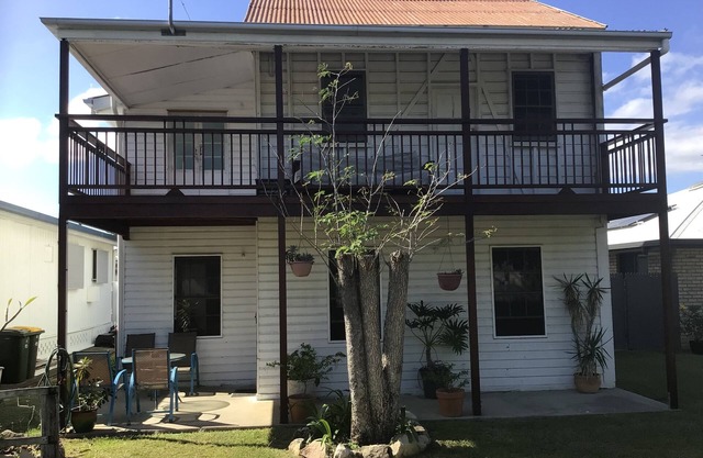 4 bedroom home. Close to restaurants,fast food, shopping and hospital