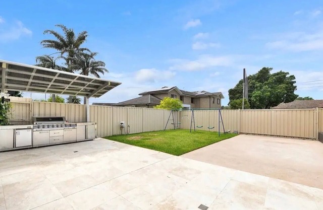 4 bedroom home with bay views