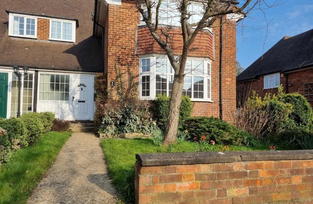 4 Bedroom Home with Parking