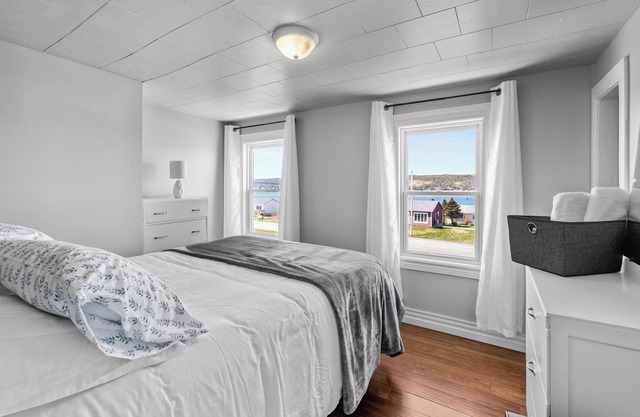 4 Bedroom House near Whale Watching and Mistaken Point Ecological Reserve.