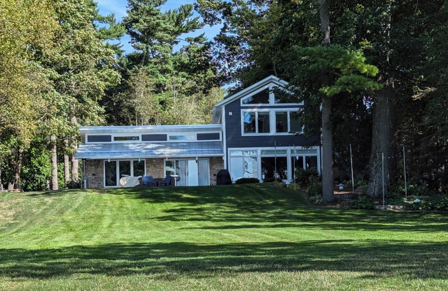 4-bedroom house with AC in Sturgeon Bay