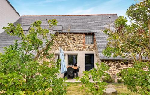 4 Bedroom Lovely Home In Cherrueix