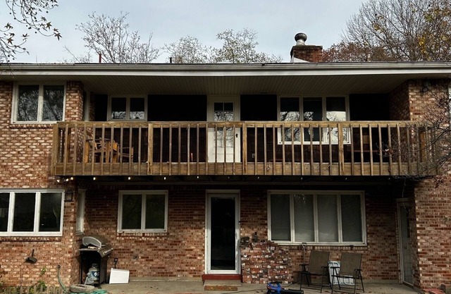 4-bedroom modern house in charming Oakmont - close to Country Club and Bakery!