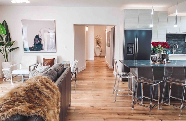 4 Bedroom Penthouse Suite - Music Row - Guitar Pool - Sleeps 12