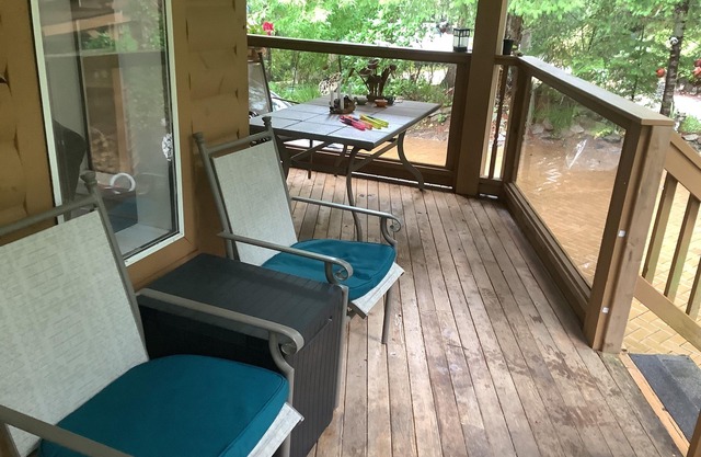 4 Bedroom Pet Friendly Cottage Quiet Secluded Waterfront Location In Secret Cove