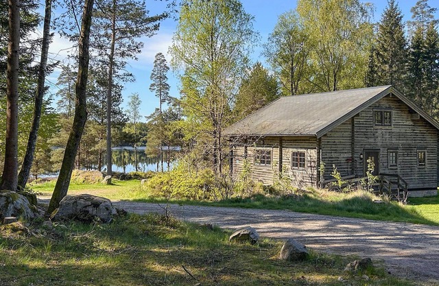 4 bedroom pet friendly home in Fegen