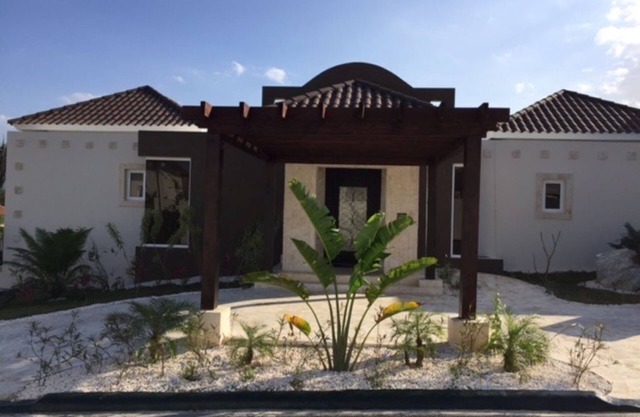 4 Bedroom Royal Villa - Gold All-Inclusive - BLACK-Band Upgrade Available