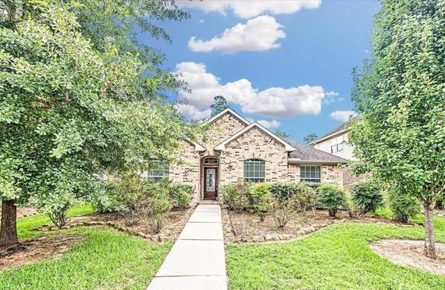 4 Bedroom Single family 92515 by Houzlet