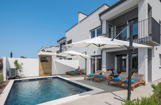 4 bedroom stunning home in Nova Vas