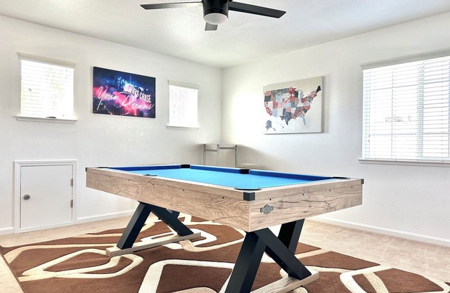 4-bedroom vacation home just 5 minutes to University of the Pacific