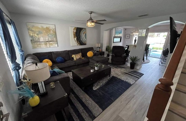 4-bedroom vacation positioned between orlando airport and disney world