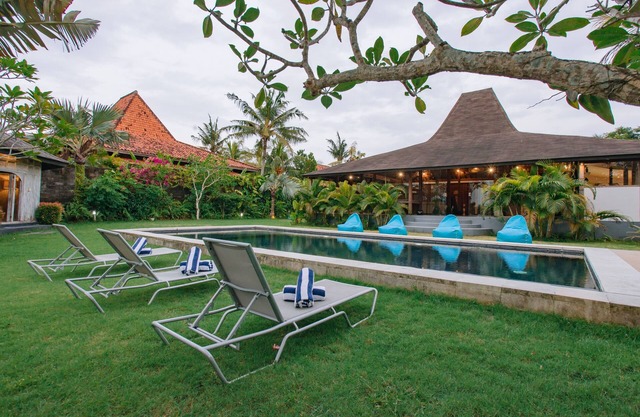 4-bedroom villa in gorgeous Bali with WiFi, AC. Live your tropical dream
