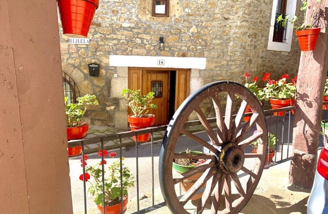 4 bedrooms, 2 bathrooms, 80m2 terrace with views, office and children playroom