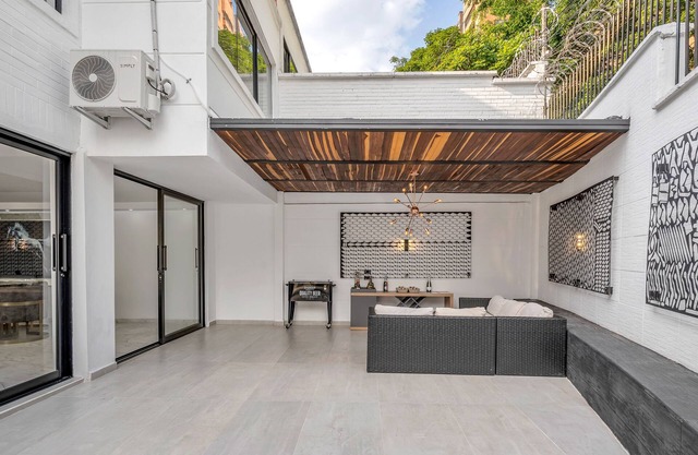 4 Bedrooms 3.5 Bathrooms