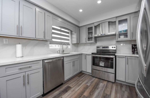4 bedrooms 4 baths complete Home in Churchill Meadows, Mississauga
