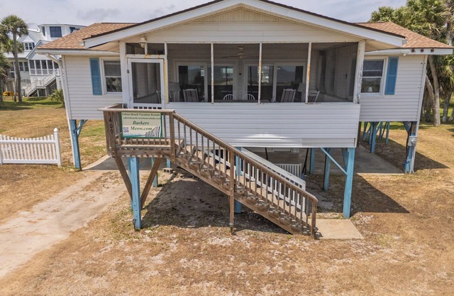 4 bedrooms, Gorgeous Ocean Views, fireplace, entertainment room with BIG TV!