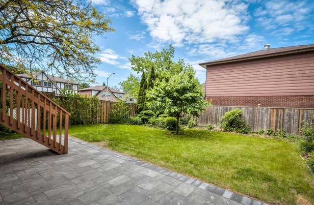 4 Bedrooms or 2 bedrooms house near Fairview Mall and 401 & DVP