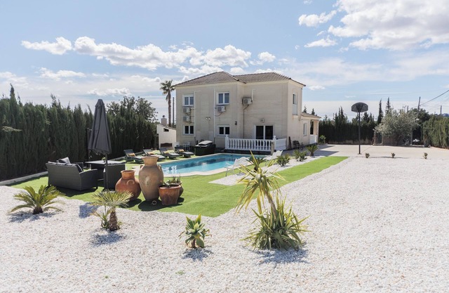 4-bedrooms villa in Liria, 25 min to Valencia