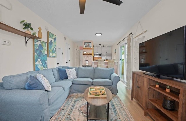 4 Blocks to Ocean Seaside Sanctuary Jax Beach