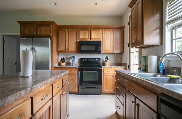 4 BR Ranch Stay on the Duck River with Ponds HS#3
