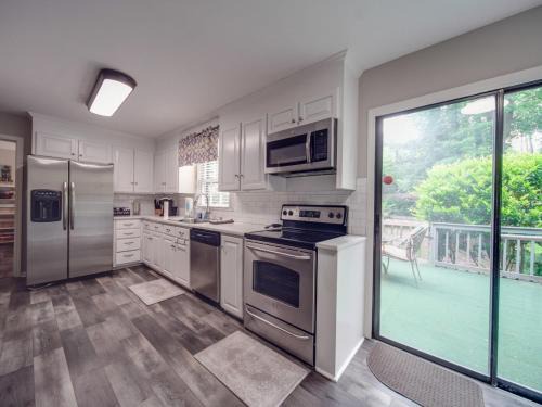 4 BR South Charlotte Getaway Min to Everything