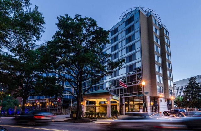 4 Deluxe Double Double Rooms at Beacon Hotel & Corporate Quarters! Pets Allowed!