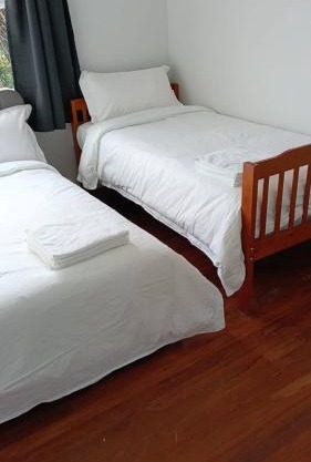 4 double 1 single and 1 Sofa Beds House, 638A Te Ngae Road