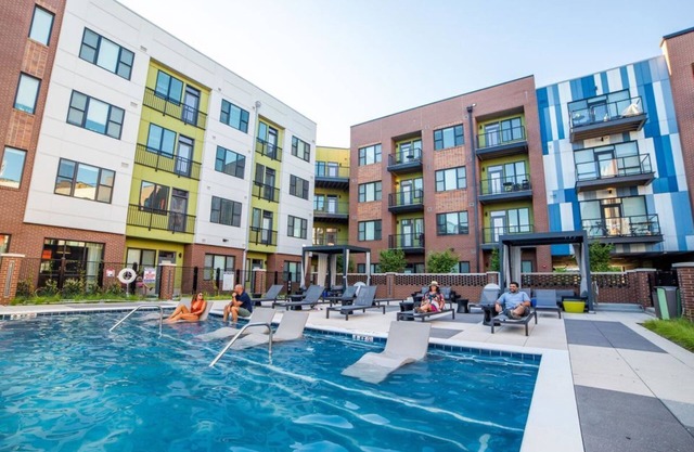 4 Downtown combined units with free parking