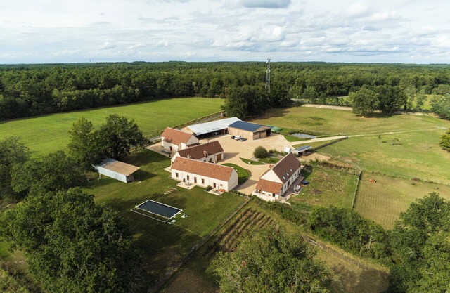 4 gîtes with swimming pool in Sologne