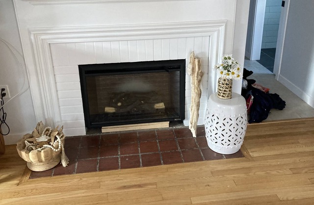 4 houses fr Lordship beach: sleeps 4 kitchen WiFi patio sunroom 2beds/2 baths