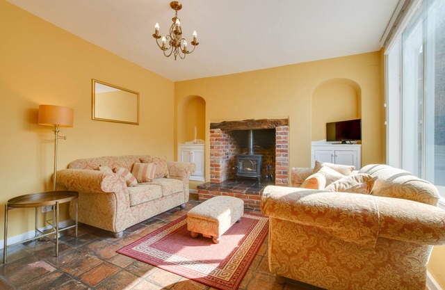 4 Lambseth Street - Two Bedroom House, Sleeps 4