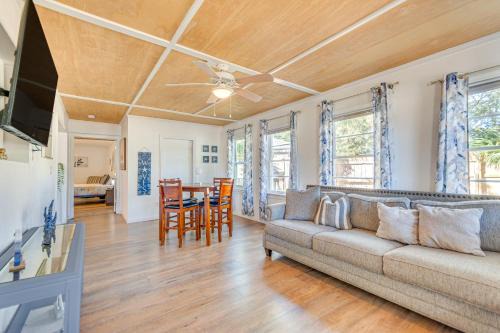 4 Mi to Beach Spacious Fort Walton Beach Retreat!