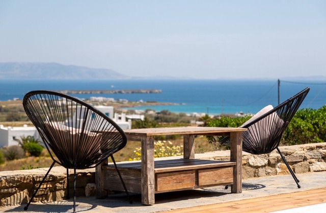 4 mins drive, Golden Beach. Grandma babysitting and daycare