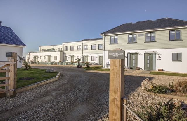 4 OCEAN REACH, pet friendly, with a garden in Bolberry