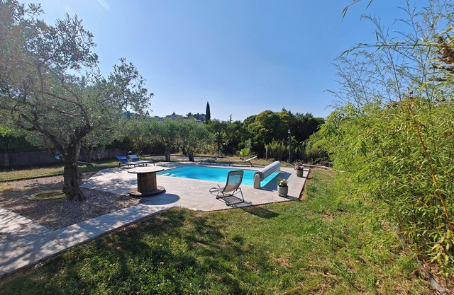 4-person air-conditioned apartment with swimming pool at the gateway to the Cévennes