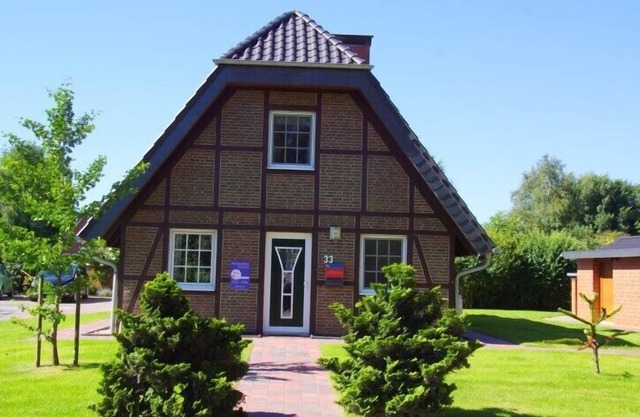 4 person half-timbered holiday home with fireplace and bathtub in the first row to the dike in Otterndorf