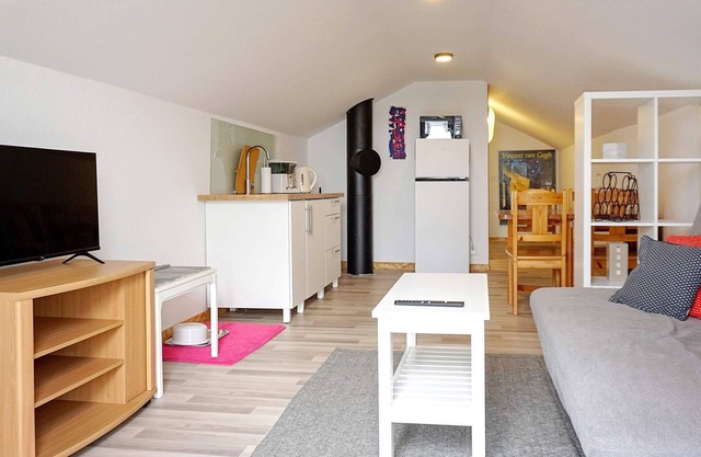 4 person holiday home in KUNGSHAMN