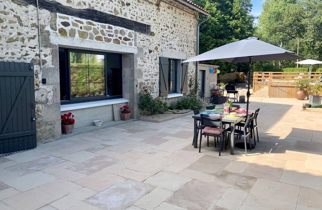 4* Private luxury Gîte on the River Vincou
