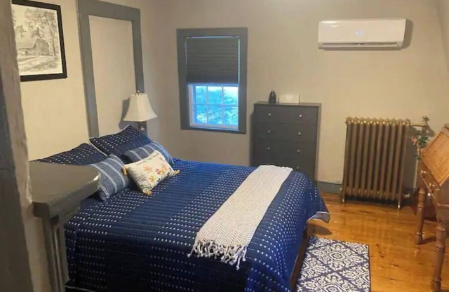 #4 Quaint 1 bedroom apartment in Historic Building