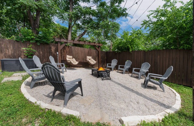 4 Queen Beds | High Speed Wifi | Private Parking