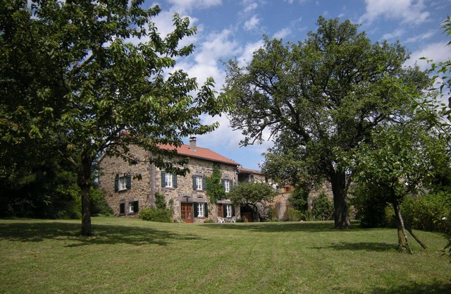 4* Quiet comfort at the foot of the Puy-de-Dôme World Heritage Parc Volcans Auvergne