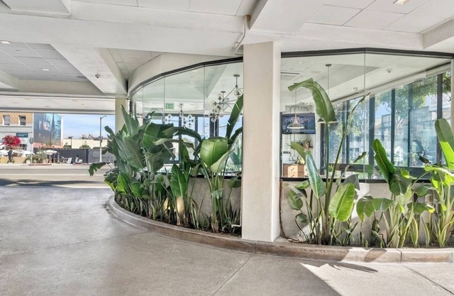 4 Relaxing Rooms Near Venice Pier & Beach Fun | Rooftop | Free Breakfast