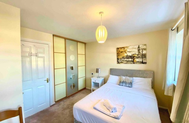4 room 3-bath Contractor accommodation Londonnn