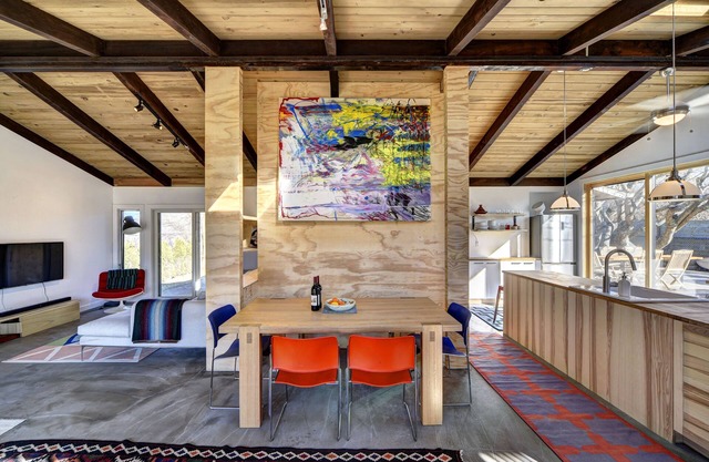 4 Season Design Forward beach house w/sauna