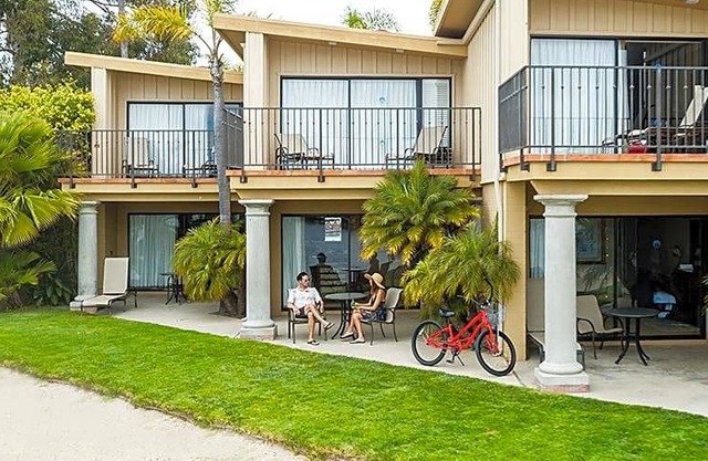 4-Star Hotel ∙ Bahia Resort Hotel