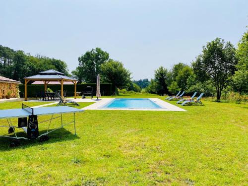 4-Star Tourism Rated Holiday Home, 6 Bedrooms, with Air Con & Private Heated 10x4M Salt Water Pool - 45 Mins from Sarlat