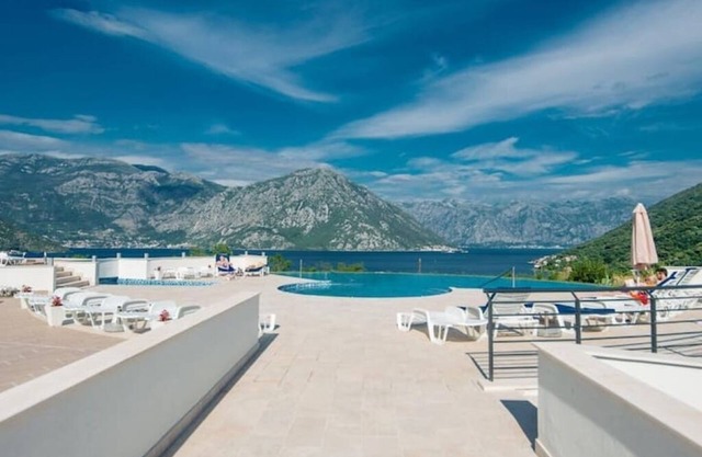 4 Stars 1BR Apartment Morinj D4nn