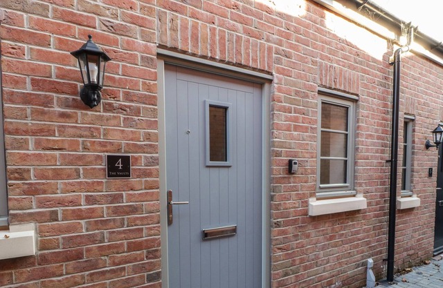 4 THE VAULTS, romantic in Glastonbury