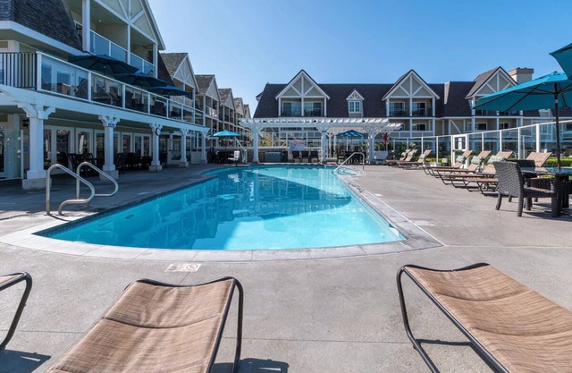 4 Units | Kitchen | Pool | Free Parking | Steps from Carlsbad Beach