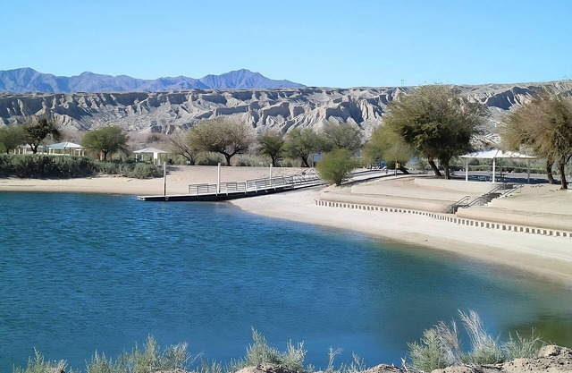 4 x Sedona River View Queen Smoking Room at Edgewater Casino Resort
